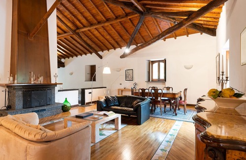 Trecastagni Villa | Large Sicily villa to rent with pool, view, Wi-Fi, near Mt. Etna