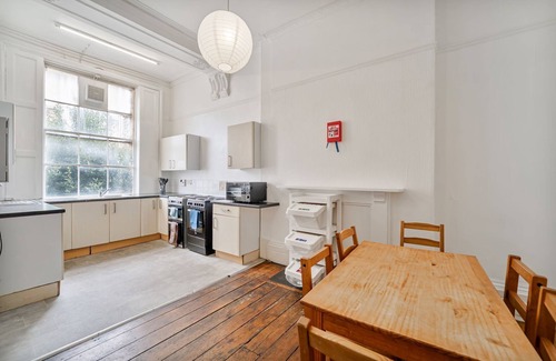 Clifton House | Large Single Room with Shared Bathroom