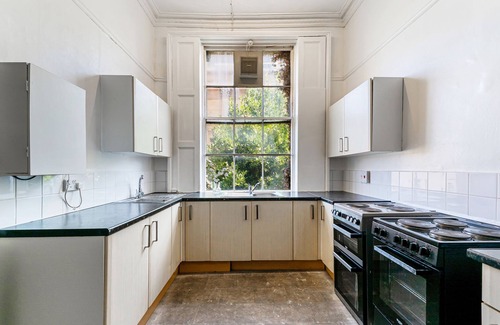Clifton House | Large Single Room with Shared Bathroom
