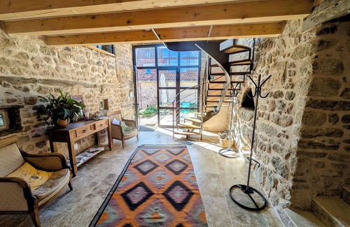 Chiddes House | Large + Small Gîte with swimming pool and sublime view in the heart of the hills