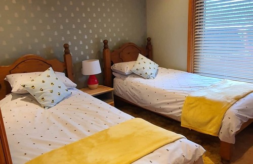 Wainhouse Corner House | Large & Spacious with Games Room, bungalow nr Bude