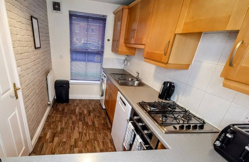 Nantwich House | Large, Spacious 3 Bed Home - Parking & WiFi