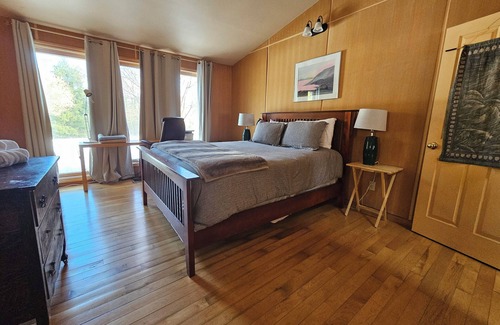 Meaford Other | Large stone house with hot tub pond, secluded acerage, up to three families