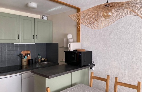 Val Claret Apartment | Large Studio 2-4p well located in Val Claret - nice south view, ski in ski out!