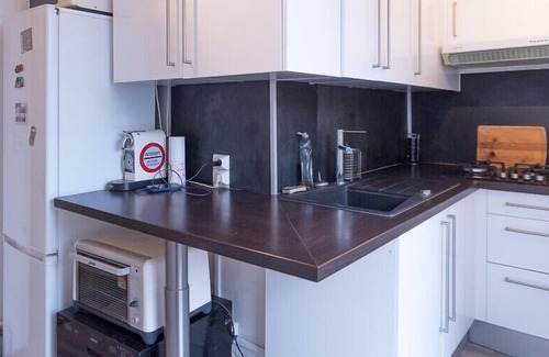 Faubourg de l'Arche Apartment | Large studio with terrace and view of La Défense