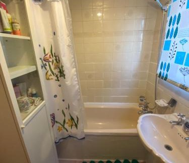 Chatham House | Large Stylish 3 Bedroom in Chatham