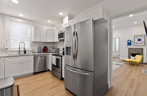 Downtown Columbus House | Large & Stylish Home mins to DT & German Village!