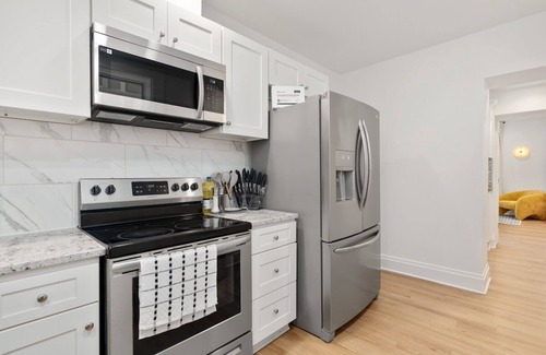 Downtown Columbus House | Large & Stylish Home mins to DT & German Village!