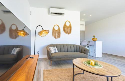 Tarifa Apartment | Large terrace, swimming pool, private garage and fiber