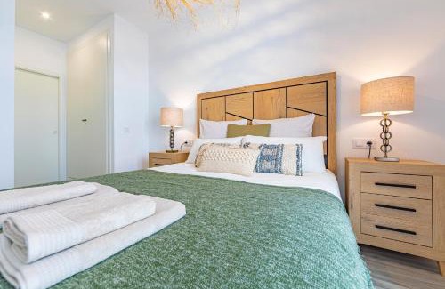 Tarifa Apartment | Large terrace, swimming pool, private garage and fiber