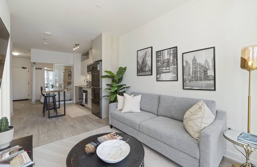 Downtown Toronto Apartment | Large two bedroom condo with CN tower view!