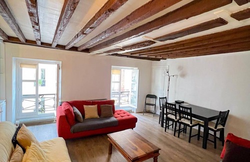 Montparnasse Apartment | Large, typical apartment in Montparnasse