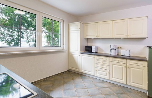 Gager Apartment | Large vacation apartment on 3 levels on the Bodden in Gager with 2 terraces