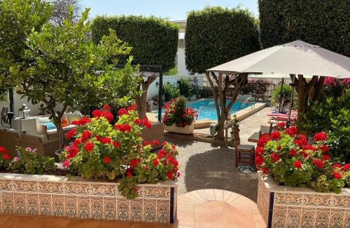 Roquetas de Mar House | Large Villa private pool and garden near beach