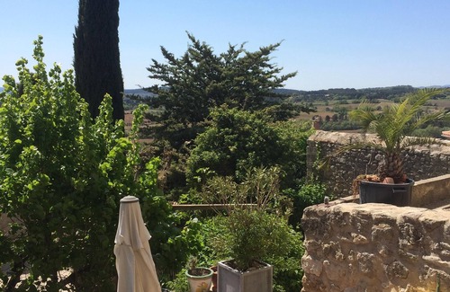 Grambois House | Large village house with pool south Luberon