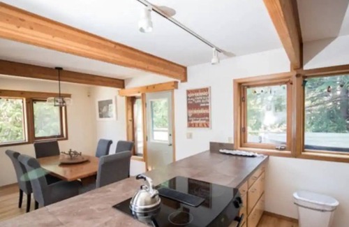Hyak House | Large Well-Appointed Mountain Home, Great Location