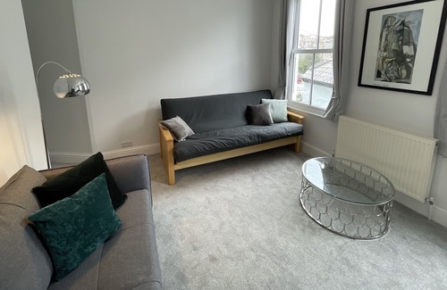 Newlyn Apartment | Large well located modern home in Newlyn, Cornwall