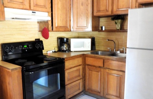 Royal Cabin | Largemouth Cabinn
