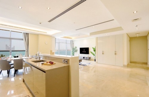 Palm Jumeirah Apartment | Largest layout 2BR | Beach Access | Atlantis View