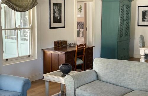 Franschhoek Apartment | Largest one bed apartment & private pool in the Hoek