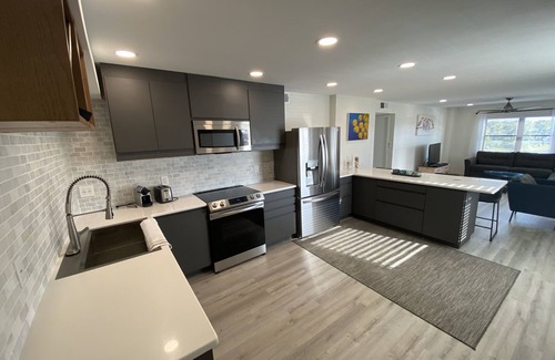 Indian Shores Condo | Largest secluded beach - 2/1 condo w/ heated pool - Fully renovated in 2021