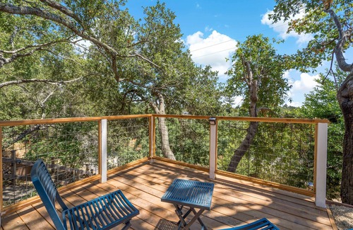 Larkspur House | Larkspur, walk to town , loft style , great views