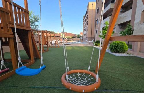 Vrnjacka Banja Apartment | Larso Lux, free swimming pools & parking