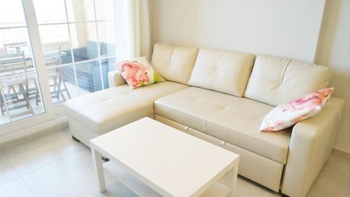 Ayamonte Apartment | Las Arenas by Ĥ