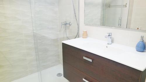 Ayamonte Apartment | Las Arenas by Ĥ