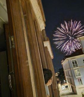 Burgos Apartment | Las Campanas de la Catedral Suite Jacuzzi