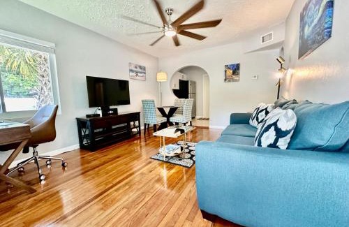 Victoria Park Apartment | Las Olas Central Oasis, Pool, Parking, Remodeled