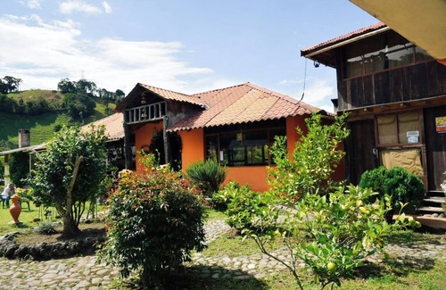Banos de Agua Santa Cottage | Las Orquídeas Runtun Lodge