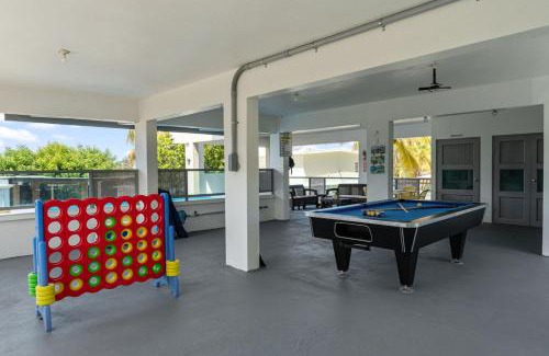 Montalva House | Las Palmas Beach House with Private Pool and Pool Table