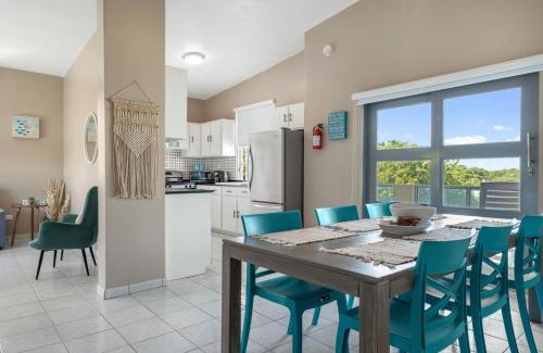 Montalva House | Las Palmas Beach House with Private Pool and Pool Table