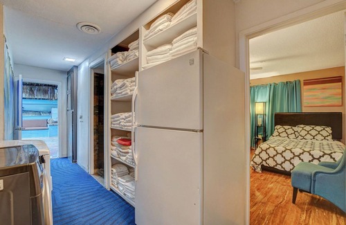 Las Vegas House | Las Vegas 5 Star Hidden Gem! Newly Renovated - Indoor Pool - Sleeps 20!