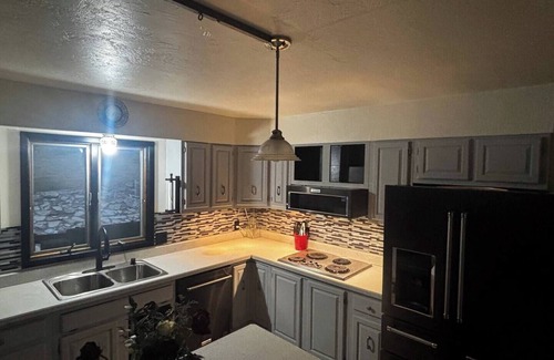 Lewistown House | LAST BEST PLACE -Quiet,Peaceful 4-bedroom house in Lewistown million dollar view