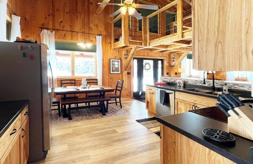 Angora Cabin | Last Min.Deals! Amazing Cabin+Bunkhouse. ATV Trails. WiFi. Lawn Games & Hot Tub