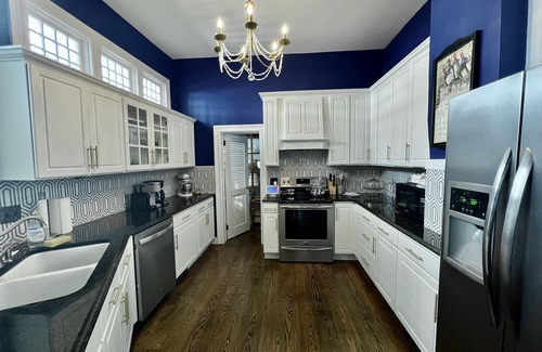 Cape May House | Last min discount now until Labor Day. Amazing location. Jackson St with pool.