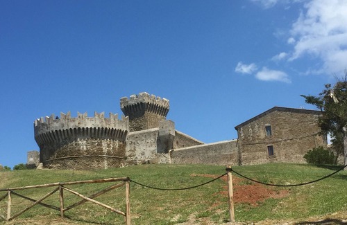 Piombino Apartment | last-minute july apartment in villa sea gulf of Baratti