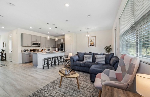 Davenport House | Last Minute Disney Getaway! Townhouse with Private Pool. Book Now! #121771