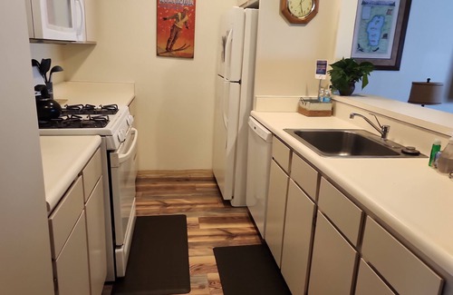Kings Beach Condo | Last Minute Only! Comfy Condo Close to NorthStar and Lake “The Happy Haven”