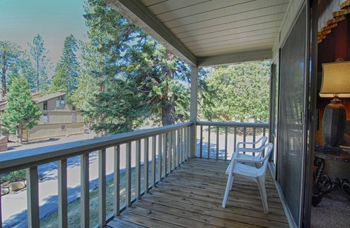 Kings Beach Condo | Last Minute Only! Comfy Condo Close to NorthStar and Lake “The Happy Haven”