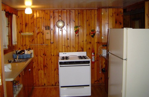 Rhinelander Cabin | LAST MINUTE OPENING-4th of July Weekend 7/5-7/12nFINLEY LAKE - 3 Bdrm Cottage