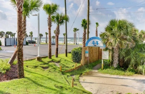 Bahama Beach House | Last Minute Rates, Beach Front Home, 3Beds, 3.5 Bath, Full Ocean View
