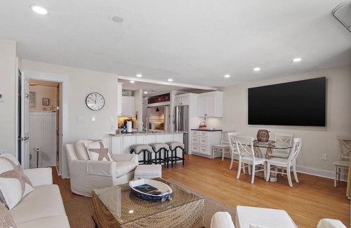 Fort Bay Condo | Latitude 18! Spectacular oceanfront views!1BD/2BA. Sleeps 4
