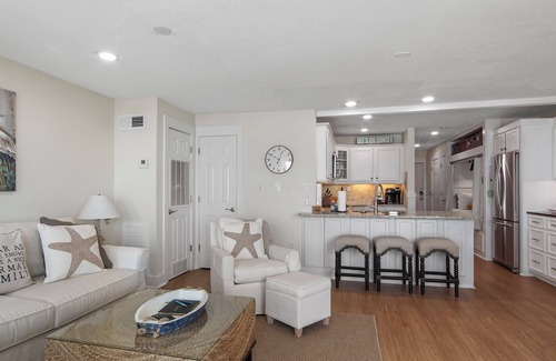 Fort Bay Condo | Latitude 18! Spectacular oceanfront views!1BD/2BA. Sleeps 4