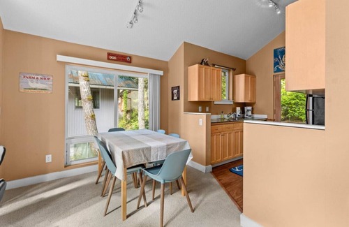 Manzanita House | Latitude 45 - 2BR 2BA secluded in trees near beach