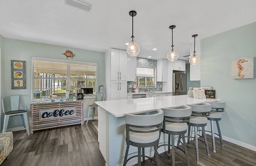 Bradenton House | Laughing Pelican Pool Home: 15% Off thru Nov!