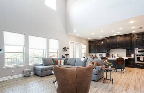 Helotes House | Launch Pad · Launch Pad -6 Bedroom Oasis with Pool and Hot Tub