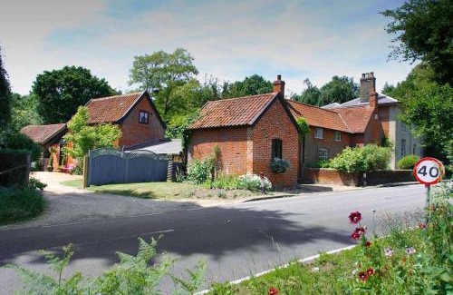 Saxmundham House | Laundry Cottage in a Nature Reserve - Sunday Times 100 coolest Cottages